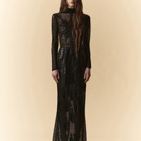 Abito lungo nero in tulle con collo dolcevita e spalmature in lattice
