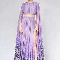 Abito in chiffon con maxi maniche