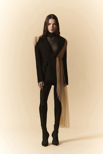 Giacca nera in cady con drappeggio in tulle ambra antica
